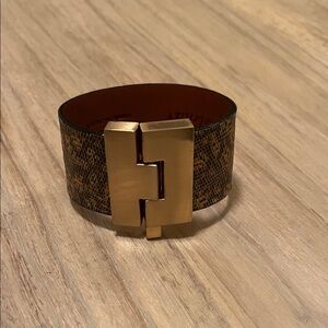 Gold and Brown women’s lizard Leighelenat Bracelet